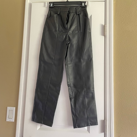 H&M barrel leg pleather pants - Picture 1 of 4